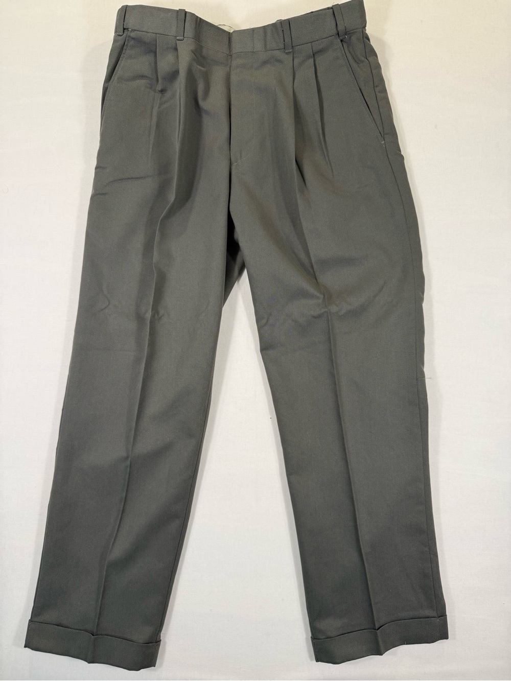 Geoffrey Beene Men's Pleated Chinos - Gray